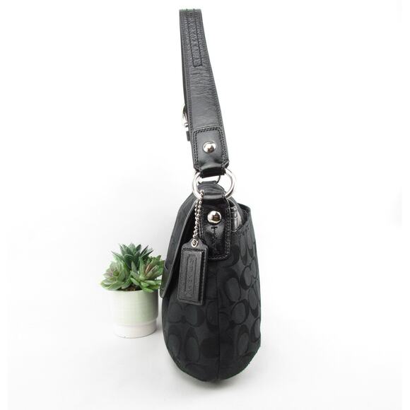 Authentic Coach Vintage Black Signature Flap Bag - Picture 3 of 10